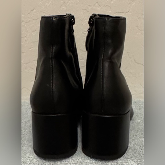 Michael Shannon Women’s ankle boots. Only worn a few times. - Picture 6 of 6